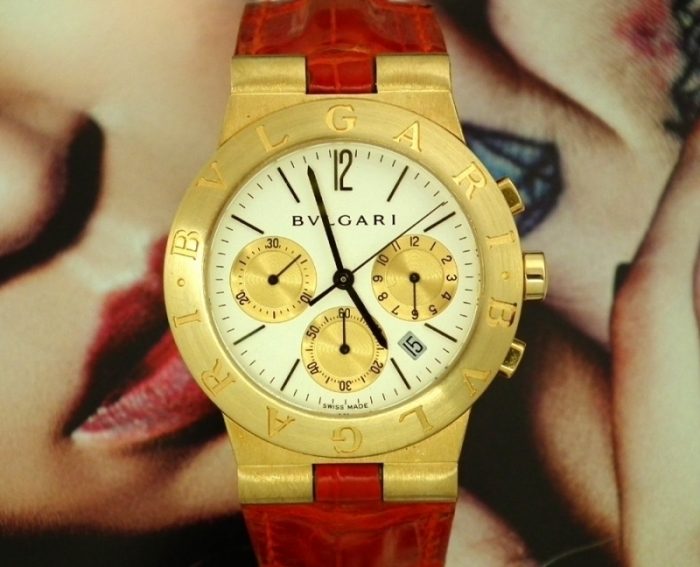 A lush 18ct gold gents Bulgari automatic chronograph