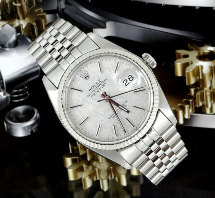 Superb stainless steel Rolex Datejust with linen dial